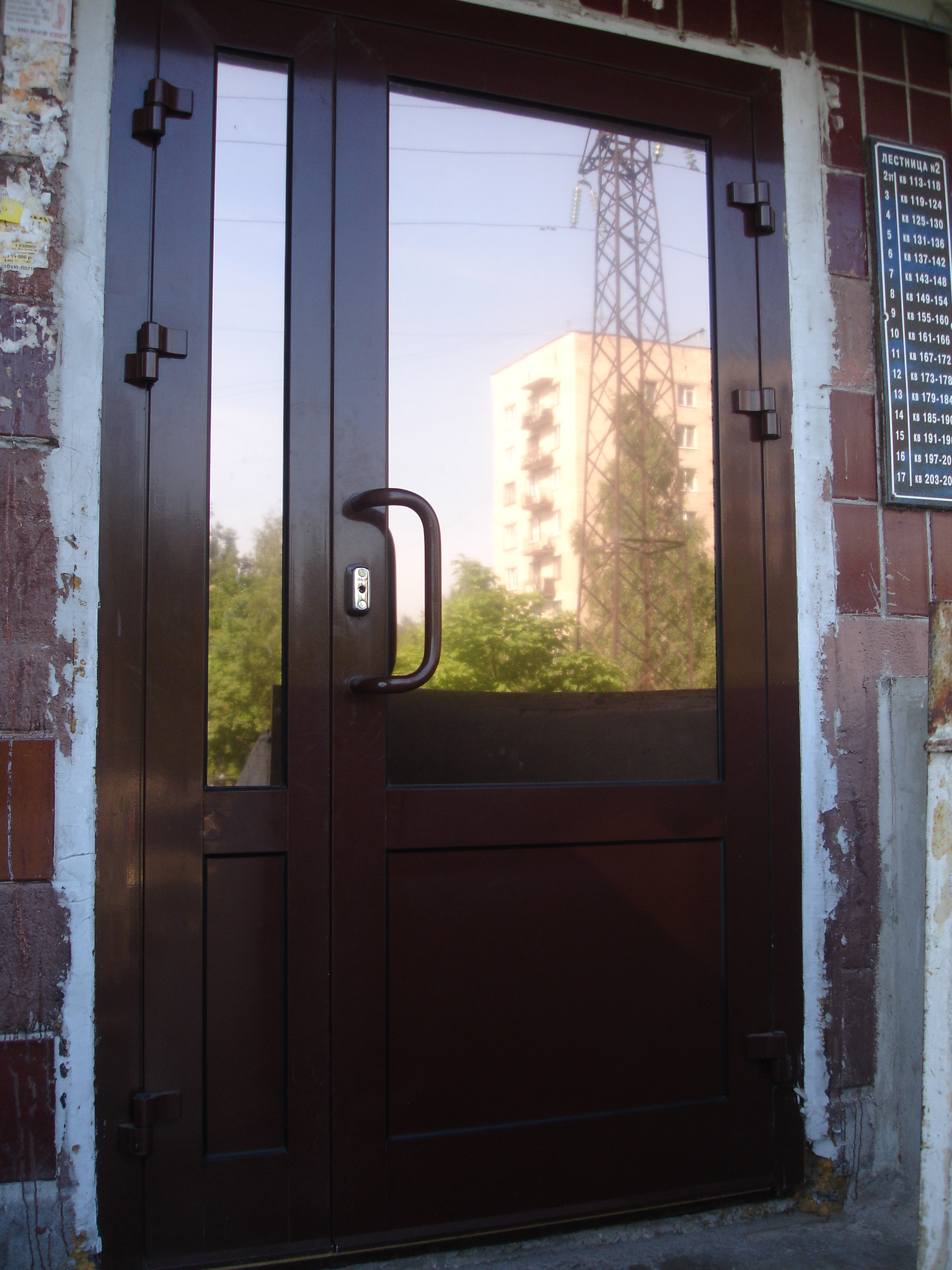Алюминиевые двери  в СПб, цены на алюминиевые двери в Санкт .
